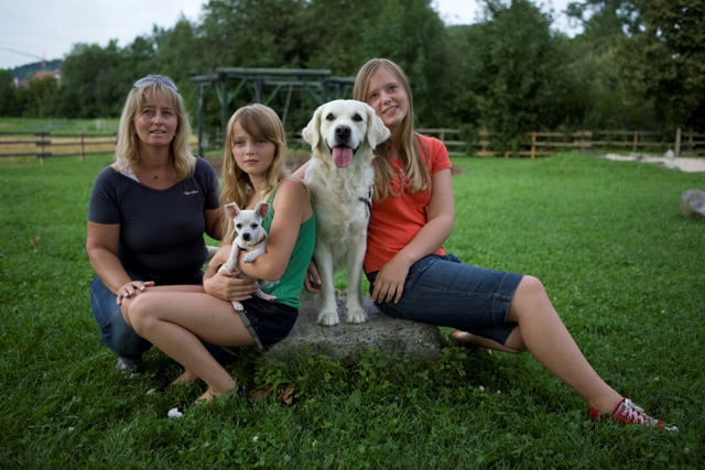 Shila mit Familie
